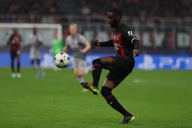 AC Milan 'dan Fikayo Tomori, UEFA Şampiyonlar Ligi 2022 / 23 Grup Sahnesi - Grup E futbol karşılaşması sırasında Giuseppe Meazza Stadyumu, İtalya' da AC Milan ile FC Red Bull Salzburg arasında 2 Kasım 2022 'de oynanan maç - Fotoğraf: Fabrizio Carabelli / LiveMed