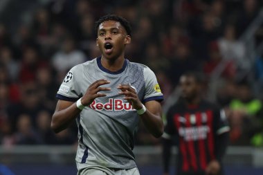 FC Red Bull Salzburg 'dan Junior Adamu, UEFA Şampiyonlar Ligi 2022 / 23 Grup Sahnesi - Grup E futbol maçı sırasında Giuseppe Meazza Stadyumu' nda AC Milan ile FC Red Bull Salzburg arasında 2 Kasım 2022 'de oynanan maçta tepki gösterdi - Fotoğraf: Fabrizio Carabelli