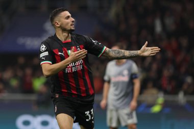 AC Milan 'dan Rade Kruniç, UEFA Şampiyonlar Ligi 2022 / 23 Grup Sahnesi - AC Milan ile FC Red Bull Salzburg arasında 2 Kasım 2022' de Giuseppe Meazza Stadyumu 'nda oynanan E Grubu futbol maçında gol attıktan sonra kutlama yapıyor - Fotoğraf: Fabriz