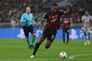 AC Milan 'dan Rafael Leao, UEFA Şampiyonlar Ligi 2022 / 23 Grup Sahnesi - Grup E futbol karşılaşması sırasında Giuseppe Meazza Stadyumu' nda AC Milan ile FC Red Bull Salzburg arasında 2 Kasım 2022 'de oynanan maç - Fotoğraf: Fabrizio Carabelli / LiveMedi