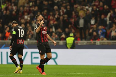 AC Milan 'dan Olivier Giroud, UEFA Şampiyonlar Ligi 2022 / 23 Grup Sahnesi - AC Milan ile FC Red Bull Salzburg arasında 2 Kasım 2022' de Giuseppe Meazza Stadyumu 'nda oynanan E Grubu futbol maçında gol attıktan sonra kutluyor - Fotoğraf: Fab: Fab