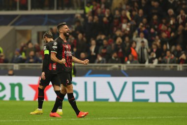 AC Milan 'dan Olivier Giroud, UEFA Şampiyonlar Ligi 2022 / 23 Grup Sahnesi - AC Milan ile FC Red Bull Salzburg arasında 2 Kasım 2022' de Giuseppe Meazza Stadyumu 'nda oynanan E Grubu futbol maçında gol attıktan sonra kutluyor - Fotoğraf: Fab: Fab