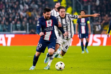 Lionel Messi (Paris Saint Germain FC) ve Nicolo Fagioli (Juventus FC) UEFA Şampiyonlar Ligi futbol karşılaşmasında Juventus FC, Paris Saint-Germain FC 'ye karşı Torino' daki Allianz Stadyumu 'nda, Kasım 02, 2022 - Fotoğraf: Luca Rossin
