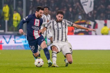 Lionel Messi (Paris Saint Germain FC) ve Manuel Locatelli (Juventus FC) UEFA Şampiyonlar Ligi futbol karşılaşmasında Juventus FC, Paris Saint-Germain FC 'ye karşı Torino, İtalya' daki Allianz Stadyumu 'nda, 02 Kasım 2022 - Fotoğraf: Luca Rossin