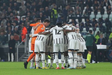 Juventus FC takımı UEFA Şampiyonlar Ligi maçının başında İtalya 'nın Torino kentindeki Allianz Stadyumu' nda oynanan Juventus FC - Claudio Benedett