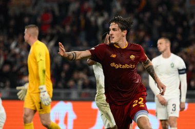 Nikolo 'Zaniolo (AS Roma), UEFA Avrupa Ligi 2022-2023 Avrupa Ligi' nde AS Romanlar ve PFC Ludogorets arasında oynanan karşılaşmada 3-1 'lik golü attıktan sonra, Roma' daki Olimpiyat Stadyumu 'nda 3 Kasım 2022' de kutluyor. - Fotoğraf: Fabrizio Corradetti / LiveMedi