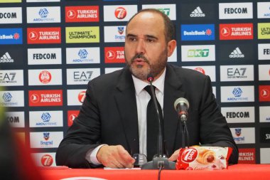 Jesus Mateo, basketbol Euroleague Şampiyonası 'nda Real Madrid' in koçu EA7 Emporio Arano, Real Madrid 'e karşı Milan, İtalya' da Assago Forumu 'nda, 3 Kasım 2022 - Fotoğraf: Savino Paolell