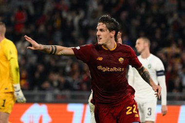 Nikolo 'Zaniolo (AS Roma), UEFA Avrupa Ligi 2022-2023 Avrupa Ligi' nde AS Romanlar ve PFC Ludogorets arasında oynanan karşılaşmada 3-1 'lik golü attıktan sonra, Roma' daki Olimpiyat Stadyumu 'nda 3 Kasım 2022' de kutluyor. - Fotoğraf: Fabrizio Corradetti / LiveMedi