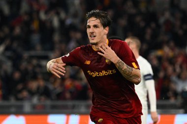 Nikolo 'Zaniolo (AS Roma), UEFA Avrupa Ligi 2022-2023 Avrupa Ligi' nde AS Romanlar ve PFC Ludogorets arasında oynanan karşılaşmada 3-1 'lik golü attıktan sonra, Roma' daki Olimpiyat Stadyumu 'nda 3 Kasım 2022' de kutluyor. - Fotoğraf: Fabrizio Corradetti / LiveMedi