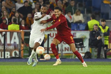 A.S. Roma 'dan Chris Smalling ve PFC Ludogorets' ten Thiago, UEFA Avrupa Ligi C Grubu 'nun A.S. Roma ile PFC Ludogorets 1945 arasındaki altıncı maçında 3 Kasım 2022' de İtalya 'nın Roma kentinde Olimpico Stadyumu' nda karşılaşacaklar. - Fotoğraf: Domenico Cippitelli / LiveMedi