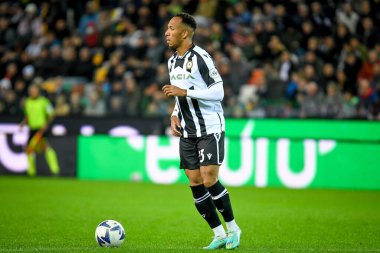 Udinese 'den Enzo Ebosse İtalyan futbolcu Serie A maçında Udinese Calcio, Friuli' de ABD Lecce 'ye karşı - Dacia Arena Stadyumu, Udine, İtalya - 4 Kasım 2022