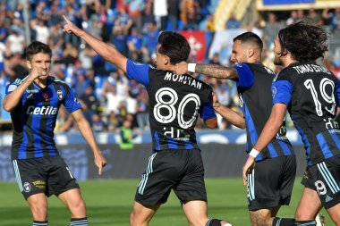 Olimpiu Morutan (Pisa) İtalya 'nın Pisa kentinde oynanan AC-Pisa-Cosenza Calcio maçında 1-0' lık gol attıktan sonra, İtalya 'nın başkenti Pisa' da 5 Kasım 2022 - Gabriele Masott