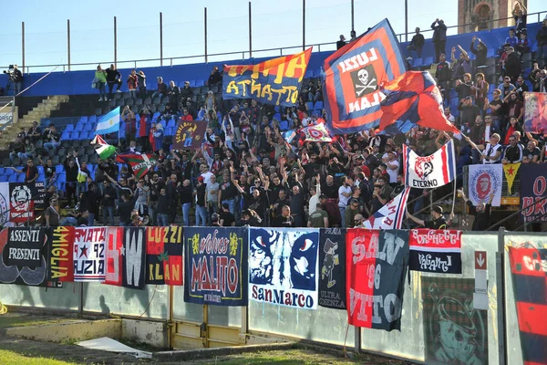 Los Fans Cosenza Durante Partido Fútbol Italiano Serie Pisa Cosenza — Foto de Stock