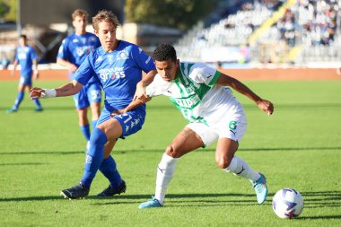 Jacopo Fazzini (Empoli FC) ve Rogerio (US Sassuolo) İtalya 'nın başkenti Empoli' deki Carlo Castellani Stadyumu 'nda oynanan maçta Empoli FC ve US Sassuolo maçında, 5 Kasım 2022 - Fotoğraf: Luca Amedeo Bizzarr