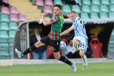 Valerio Mantovani (Ternana0 - Lorenzo Maria DickMann (Spal) İtalya Serie B maçında Ternana Calcio - Ternana Liberati Stadyumu, Terni, İtalya - 5 Kasım 2022