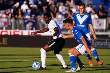Christopher Lungoyi (Ascoli Calcio FC) İtalyan futbol takımı Serie B maçında Brescia Calcio, Ascoli Calcio 'ya karşı, İtalya' nın Brescia kentindeki Mario Rigamonti stadyumunda, 5 Kasım 2022 - Fotoğraf: Luca Rossin