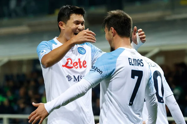 Napoli 'den Eljif Elmas, İtalya' nın Bergamo kentindeki Gewiss Stadyumu 'nda oynanan Atalanta BC-SSC Napoli maçında ikinci gollerini attıktan sonra kutlama yapıyor.