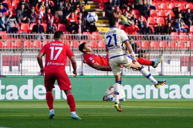 İtalya futbol takımı Serie A maçında Matteo Pessina (AC Monza) - İtalya 'nın Monza kentindeki U-Power Stadyumu' nda AC Monza - Luca Rossin