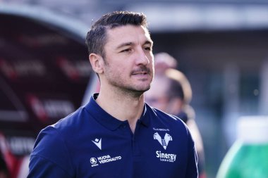 İtalya 'nın Monza kentindeki U-Power Stadyumu' nda AC Monza - Hellas Verona maçı sırasında teknik direktör Salvatore Bocchetti (Hellas Verona FC) - Fotoğraf: Luca Rossin