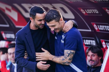 İtalya Ligi teknik direktörü Salvatore Bocchetti (Hellas Verona FC) ve teknik direktör Raffaele Palladino (AC Monza) İtalya 'nın Monza kentindeki U-Power Stadyumu' nda AC Monza ve Hellas Verona maçında oynadılar.