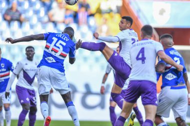 Omar Colley (Sampdoria) - Rolando Mandragora (Fiorentina) - İtalya futbol takımı Serie A maçında Nikola Milenkoviç (Fiorentina) - İtalya 'nın Cenova kentinde bulunan Luigi Ferraris Stadyumu' nda UC Sampdoria - ACF Fiorentina maçına çıktı.