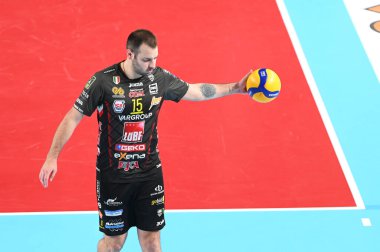 Luciano De Cecco # 15 (Cucine Lube Civitanova) Voleybol İtalyan Serie A Erkekler Süper Ligi Şampiyonası sırasında Cucine Lube Civitanova - WithU Verona Eurosuole Forumu 'nda Civitanova Marche, İtalya' da, Kasım 06, 2022