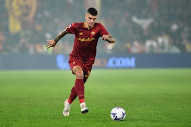 AS Roma 'dan Gianluca Mancini, 6 Kasım 2022' de İtalya 'nın başkenti Roma' da AS Roma ve SS Lazio arasında oynanan karşılaşmada görülüyor. - Fotoğraf: Gennaro Masi / LiveMedi