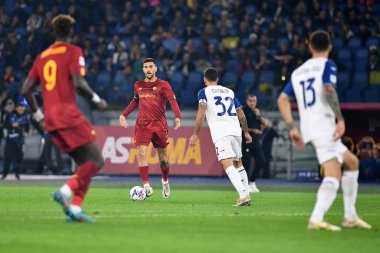 AS Roma takımından Lorenzo Pellegrini, AS Roma ile SS Lazio arasında 6 Kasım 2022 'de İtalya' nın başkenti Roma 'da oynanan karşılaşmada görülüyor. - Fotoğraf: Gennaro Masi / LiveMedi