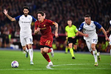 AS Roma takımından Nicolo Zaniolo, AS Roma ile SS Lazio arasında 6 Kasım 2022 'de İtalya' nın başkenti Roma 'da oynanan karşılaşmada görülüyor. - Fotoğraf: Gennaro Masi / LiveMedi