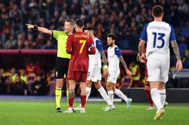 Serie A karşılaşmasında Daniele Orsato AS Roma ve SS Lazio arasında 6 Kasım 2022 tarihinde İtalya 'nın başkenti Roma' da oynanan Stadio Olimpico 'da oynandı. - Fotoğraf: Gennaro Masi / LiveMedi
