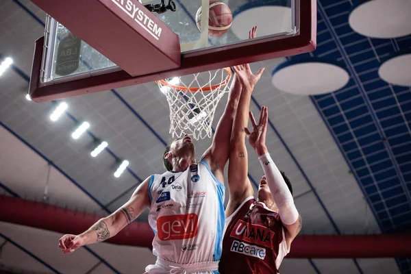 Simone Zanotti Gevi Napoli Basket Allerik Freeman Umana Reyer Venezia — Foto de Stock