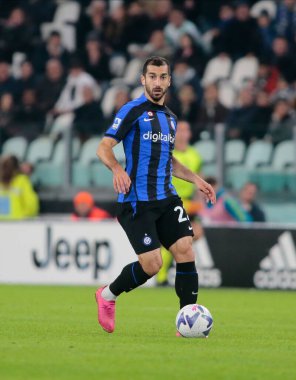 Fc Inter takımından Henrikh Mkhitaryan İtalya Serie A, Juventus Fc ve Inter Fc arasında 06 Kasım 2022 tarihinde İtalya 'nın Allianz Stadyumu, Torino şehrinde oynanan futbol karşılaşmasında Nderim Kaceli / LiveMedi