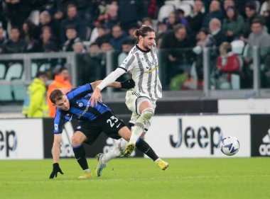 Juventus Fc 'ten Adrien Rabiot ve Fc Inter' den Nicolo Barrella, İtalya Serie A sırasında, Juventus Fc ile Inter Fc arasında 06 Kasım 2022 'de Allianz Stadyumu, Torino, İtalya Fotoğrafı Nderim Kaceli - Fotoğraf: Nderim Kaceli / LiveMedi