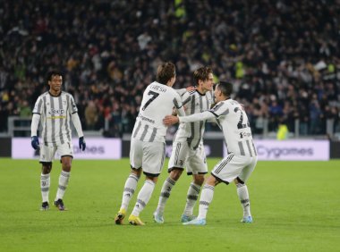 Juventus Fc takımından Nicolo Faggioli, İtalya Serie A, Juventus Fc ve Inter Fc arasında oynanan futbol maçında attığı gol sonrasında, 06 Kasım 2022 tarihinde Torino, İtalya 'daki Allianz Stadyumu' nda çay arkadaşlarıyla kutlama yaptı.