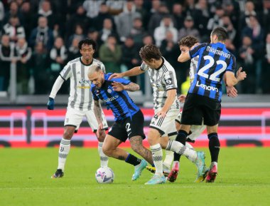 Fc Inter 'den Federico Di Marco ve Juventus Fc' ten Nicolo Faggioli İtalyan Serie A sırasında, Juventus Fc ile Inter Fc arasında 06 Kasım 2022 tarihinde, Allianz Stadyumu, Torino, İtalya Fotoğrafı Nderim Kaceli - Fotoğraf: Nderim Kaceli / LiveMedi