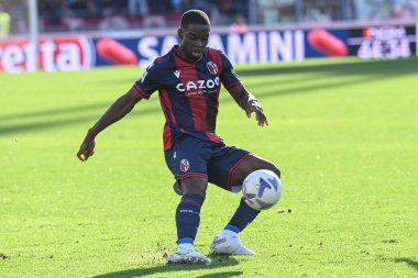 Adama Soumaoro (Bologna FC) İtalya futbol takımı Serie A maçında Bologna FC Torino FC 'ye karşı, İtalya' nın Bologna kentindeki Renato Dall 'Ara stadyumunda, Kasım 06, 2022 - Fotoğraf: Gianluca Ricc