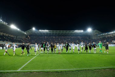 Napoli Oyuncuları, İtalya 'nın Bergamo kentindeki Gewiss Stadyumu' nda oynanan Atalanta BC-SSC Napoli maçında maç sonunda kutlama yapıyor.