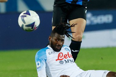 Napoli 'den Andre Frank Anguissa İtalya' nın Bergamo kentindeki Gewiss Stadyumu 'nda Atalanta BC ile SSC Napoli maçında, 5 Kasım 2022