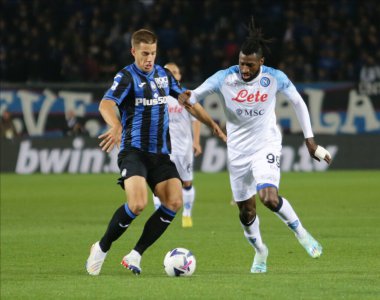 İtalyan Serie A sırasında SSC Napoli 'den Andre Zambo Anguissa, Atalanta Bc ve Ssc Napoli arasında 2005 Kasım 2022' de, Gewiss Stadyumu, Bergamo, İtalya Fotoğrafı Nderim Kaceli - Fotoğraf: Nderim Kaceli / LiveMedi