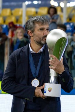 Roma Teknik Direktörü Alessandro Spugna Kupası İtalya 'nın Parma, İtalya' daki Ennio Tardini stadyumunda oynanan İtalyan futbolcu Kadınlar Supercoppa Maçı Finali - Juventus FC, AS Roma 'ya karşı.