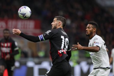 AC Milan 'dan Theo Hernandez, Giuseppe Meazza Stadyumu' nda AC Milan ile Spezia Calcio arasında oynanan 2022 / 23 futbol maçında, 5 Kasım 2022 - Fotoğraf: Fabrizio Carabelli / LiveMedi
