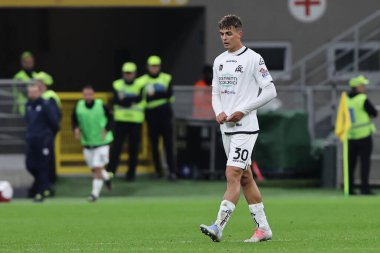 Spezia Calcio 'dan Daniel Maldini, İtalya' nın Giuseppe Meazza Stadyumu 'nda AC Milan ile Spezia Calcio arasında oynanan 2022 / 23 tarihli futbol maçında attığı golü kutluyor.