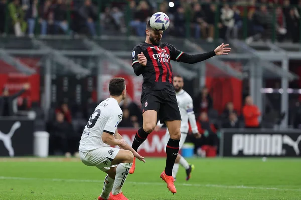 AC Milan 'dan Olivier Giroud, Giuseppe Meazza Stadyumu' nda AC Milan ile Spezia Calcio arasında oynanan 2022 / 23 futbol maçında, 5 Kasım 2022 - Fotoğraf: Fabrizio Carabelli / LiveMedi