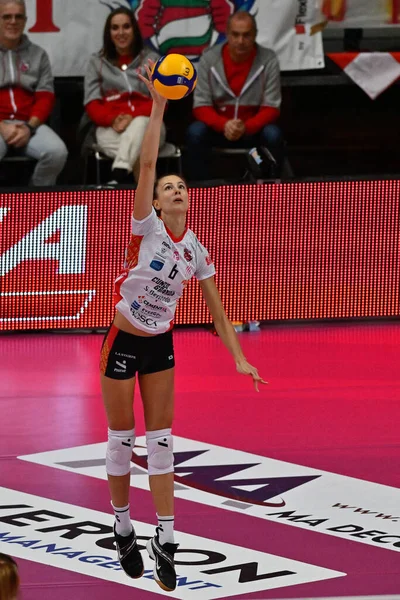 Agnese Cecconello (Bosca Cuneo) voleybol maçında İtalyan Serie A1 Kadınlar Cuneo Granda Volley 'e karşı Prosecco Doc Imoco Conegliano ile Cuneo, İtalya' daki Pala Ubi Banca 'da, Kasım 05, 2022 - Fotoğraf: Danilo Vig