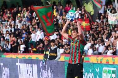 Francesco Di Tacchio (Ternana) İtalyan futbol takımı Serie B maçında Ternana Calcio ile SPAL arasında Terni, İtalya 'daki Libero Liberati Stadyumu' nda oynanan maçta, 5 Kasım 2022 - Fotoğraf: Luca Marchett