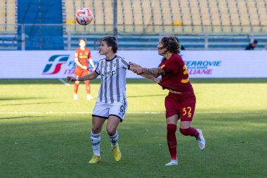 Sofia Cantore (Juventus) ve Elena Linari (Roma) İtalyan futbolcu Kadınlar Supercoppa Finali sırasında - İtalya 'nın Parma kentindeki Ennio Tardini stadyumunda Juventus FC AS Roma' ya karşı - Fotoğraf: Nicolas Morassutt