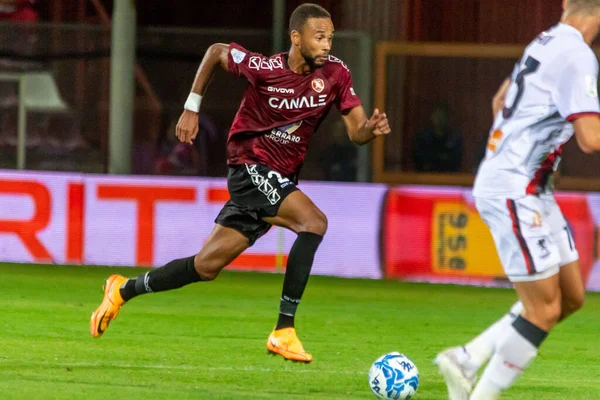 Hernani Azevedo Reggina İtalya Serie B karşılaşmasında topu taşıyor Reggina 1914 - Genoa CFC, Reggio Calabria, İtalya 'daki Oreste Granillo stadyumunda, 7 Kasım 2022 - Fotoğraf: Valentina Giannetton