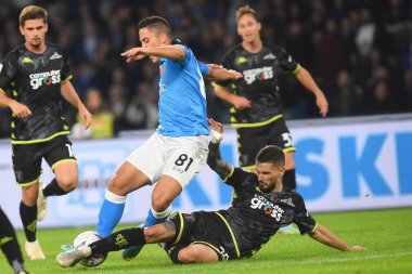 SSC Napoli 'den Giacomo Raspadori ve Empoli Futbol Kulübü' nden Ardian Ismajli, Diego Armando Maradona Stadyumu 'ndaki SSC Napoli - Empoli Futbol Kulübü - Fotoğraf: Agostino Gemito / LiveMedi