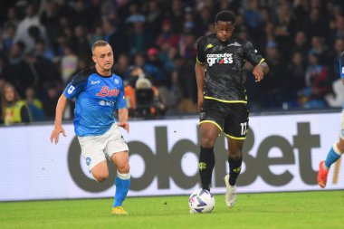 Empoli Futbol Kulübü 'nden Emmanuel Ekong ve SSC Napoli' den Stanislav Lobotka, Diego Armando Maradona Stadyumu 'ndaki SSC Napoli v Empoli Futbol Kulübü - Kredi: Agostino Gemito / LiveMedi