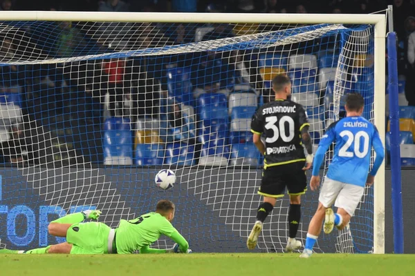 SSC Napoli 'den Piotr Zielinski, Diego Armando Maradona Stadyumu' ndaki SSC Napoli v Empoli Futbol Kulübü - Fotoğraf: Agostino Gemito / LiveMedi